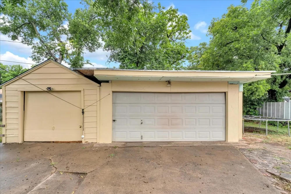 1113 Hudgins Avenue Fort Worth, TX 76111