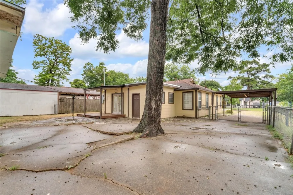 1113 Hudgins Avenue Fort Worth, TX 76111