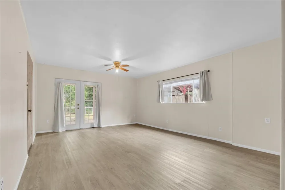 1113 Hudgins Avenue Fort Worth, TX 76111