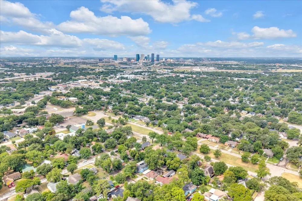 1113 Hudgins Avenue Fort Worth, TX 76111