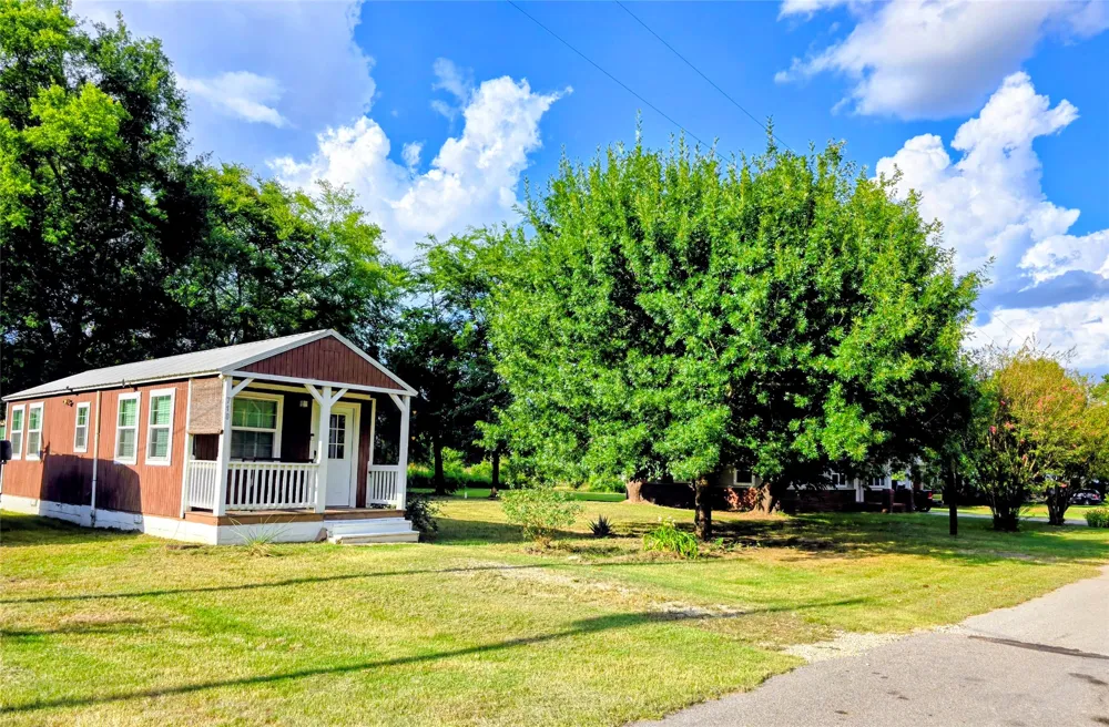 710 County Road 2298 Mineola, TX 75773