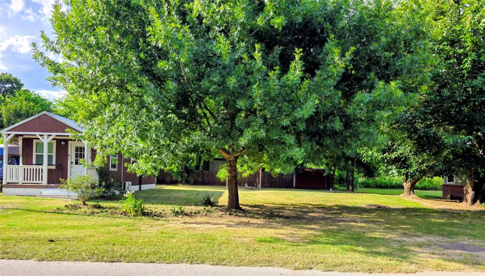 710 County Road 2298 Mineola, TX 75773
