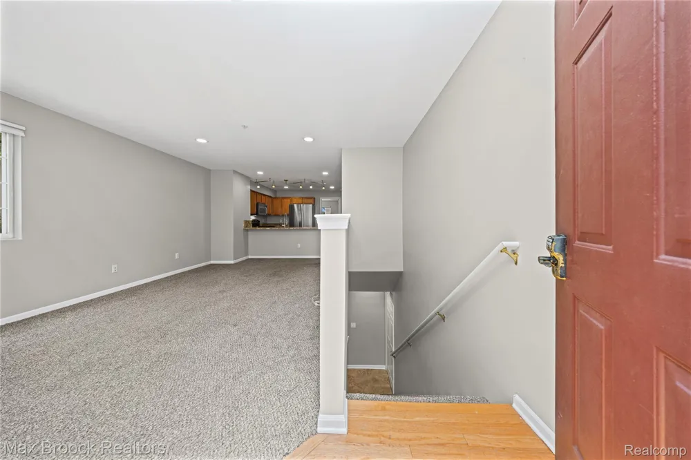 1071 Beaver Run Troy City, MI 48083