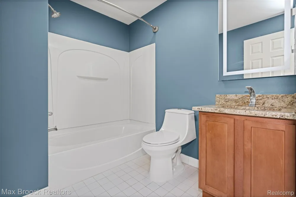 1071 Beaver Run Troy City, MI 48083