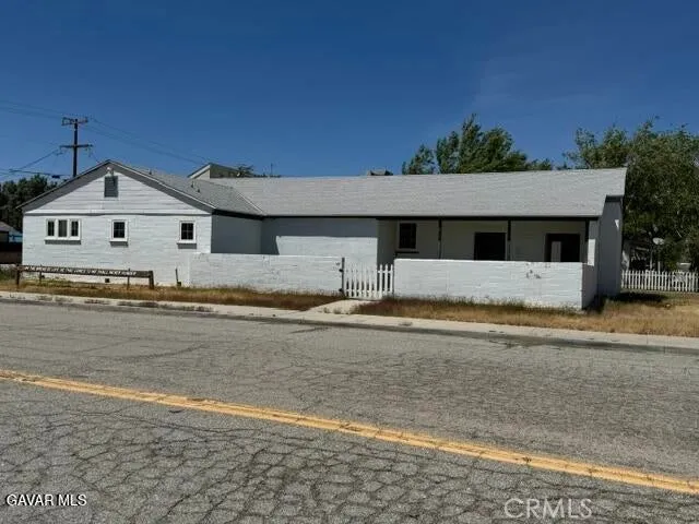 2069 Inyo Mojave, CA 93501