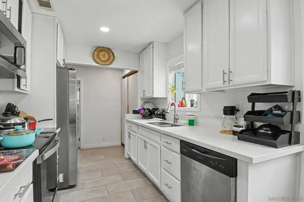 8032 Poplin Drive Santee, CA 92071