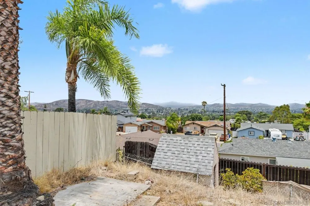 8032 Poplin Drive Santee, CA 92071