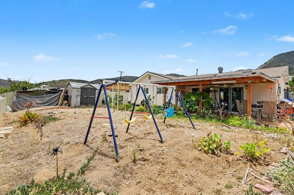 8032 Poplin Drive Santee, CA 92071