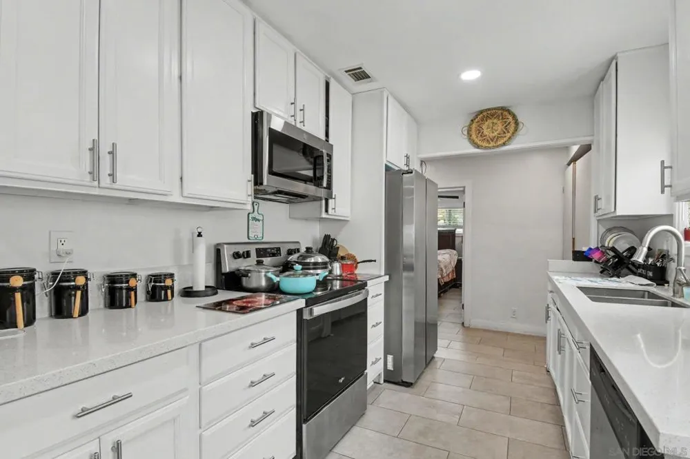 8032 Poplin Drive Santee, CA 92071