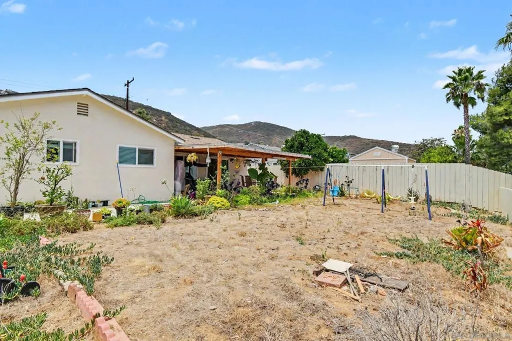 8032 Poplin Drive Santee, CA 92071