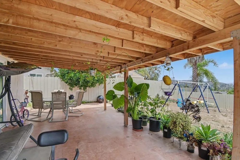 8032 Poplin Drive Santee, CA 92071