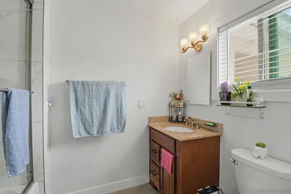 8032 Poplin Drive Santee, CA 92071