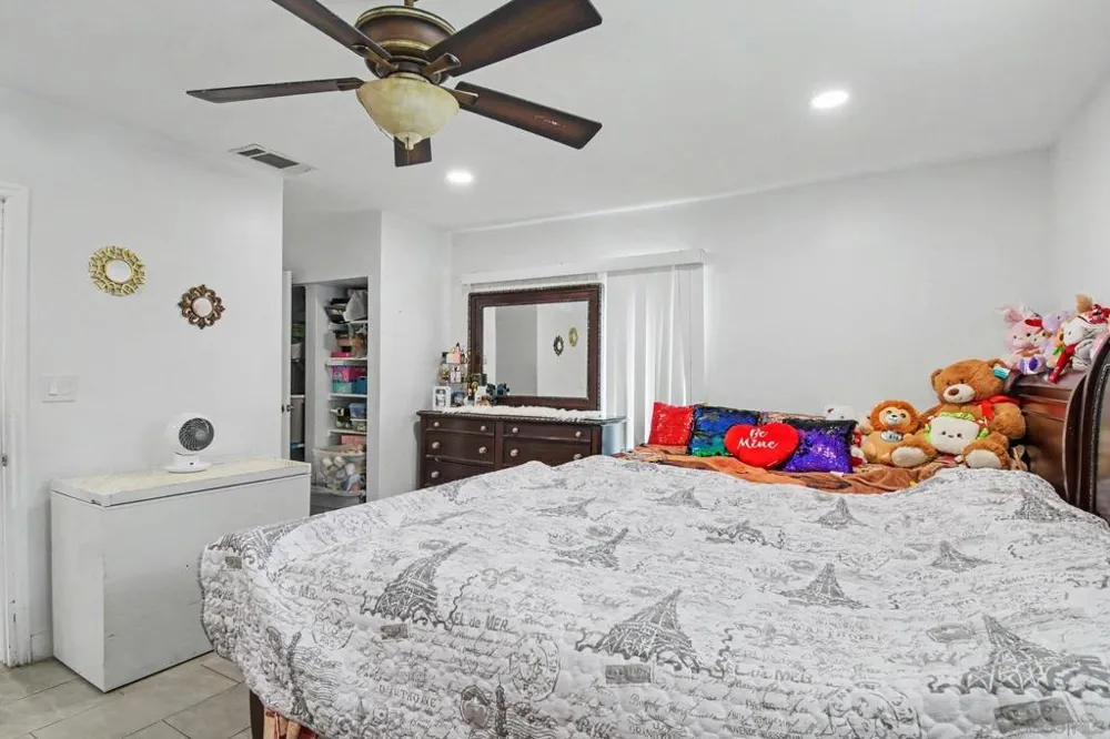 8032 Poplin Drive Santee, CA 92071