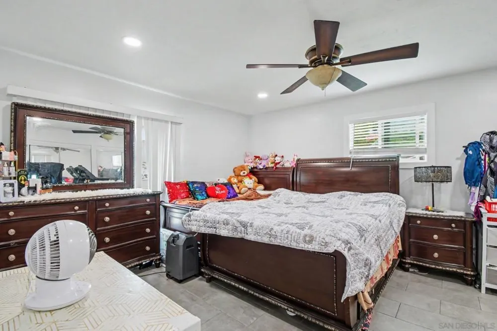 8032 Poplin Drive Santee, CA 92071