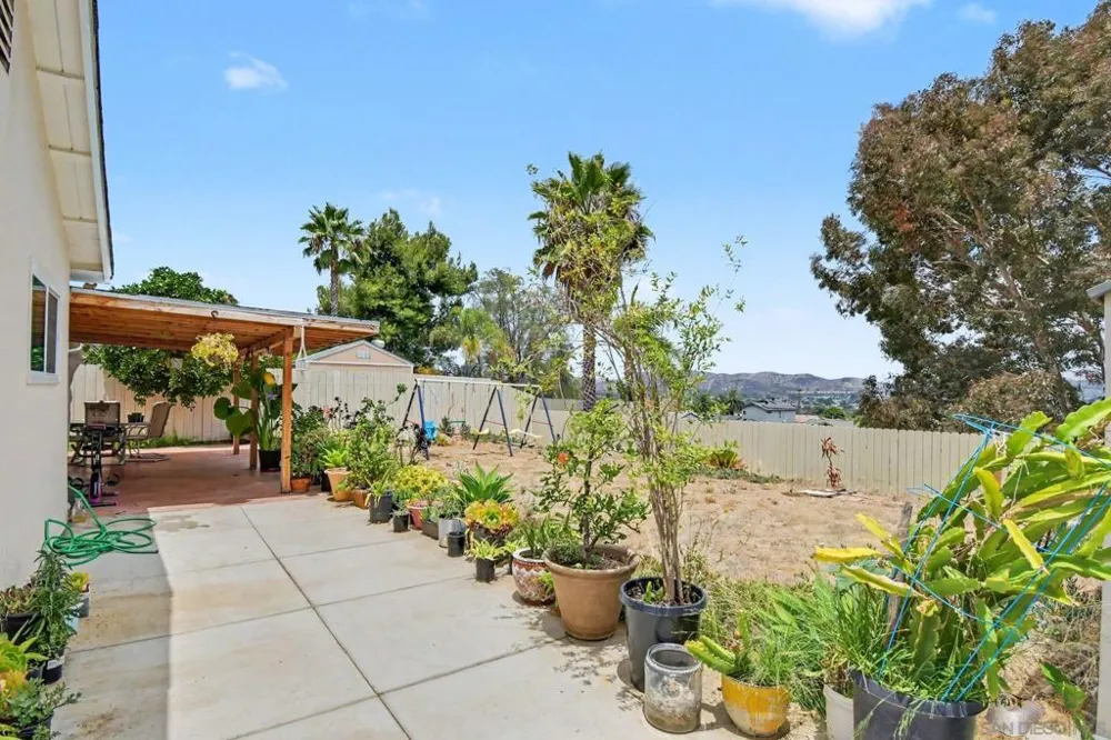 8032 Poplin Drive Santee, CA 92071