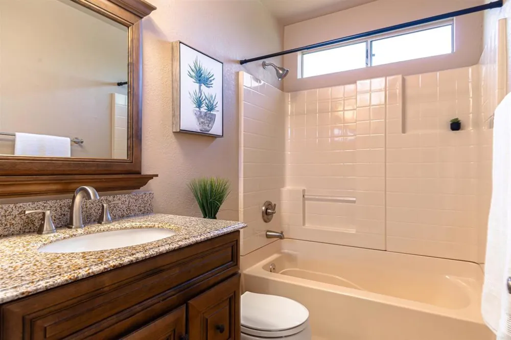 2218 Galvani Lane Vista, CA 92084
