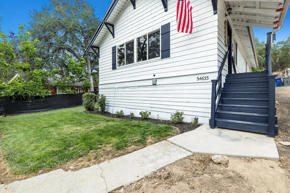 34633 Robles Road Auberry, CA 93602