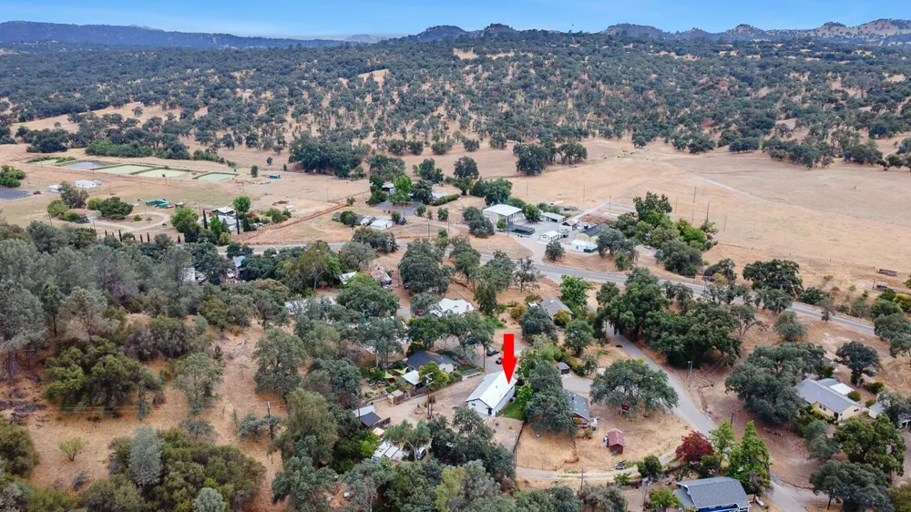 34633 Robles Road Auberry, CA 93602