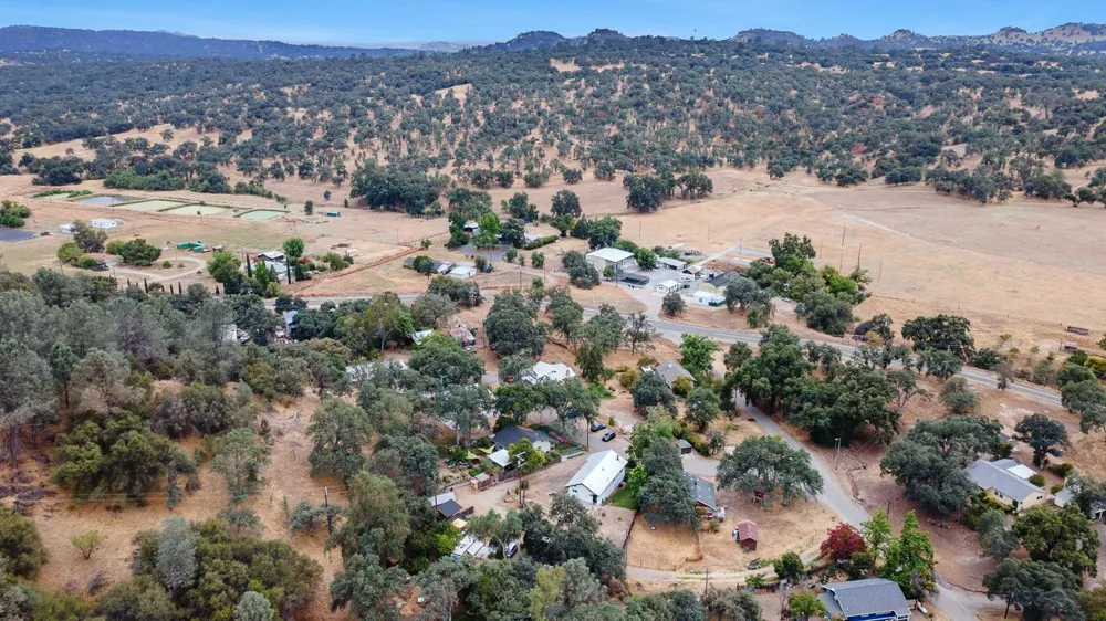 34633 Robles Road Auberry, CA 93602