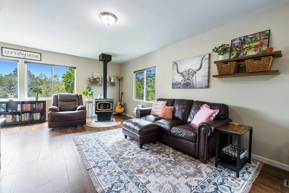 34633 Robles Road Auberry, CA 93602