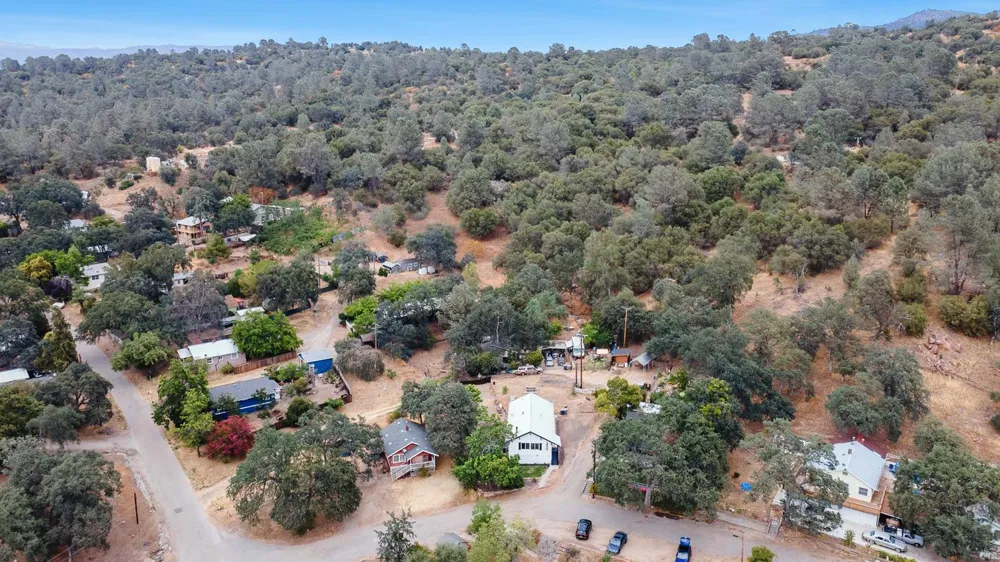34633 Robles Road Auberry, CA 93602