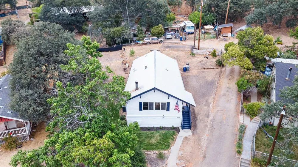 34633 Robles Road Auberry, CA 93602