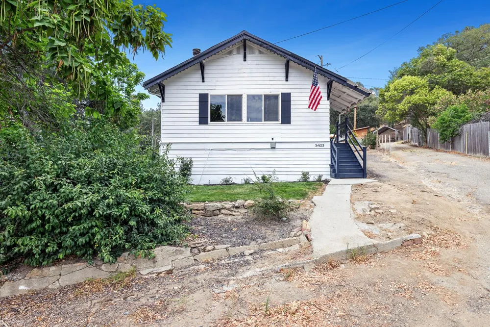 34633 Robles Road Auberry, CA 93602