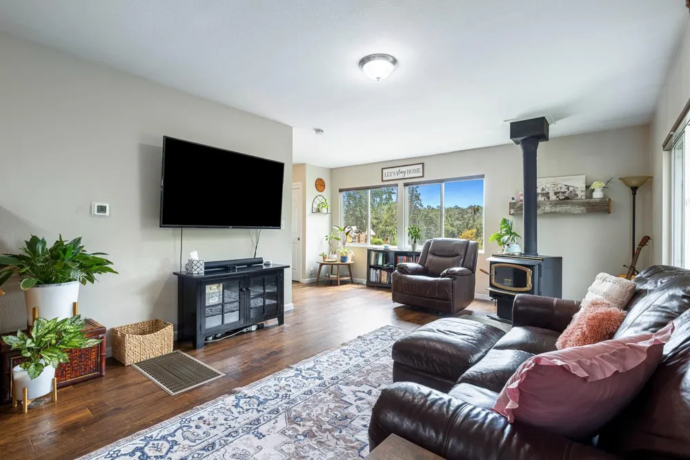 34633 Robles Road Auberry, CA 93602