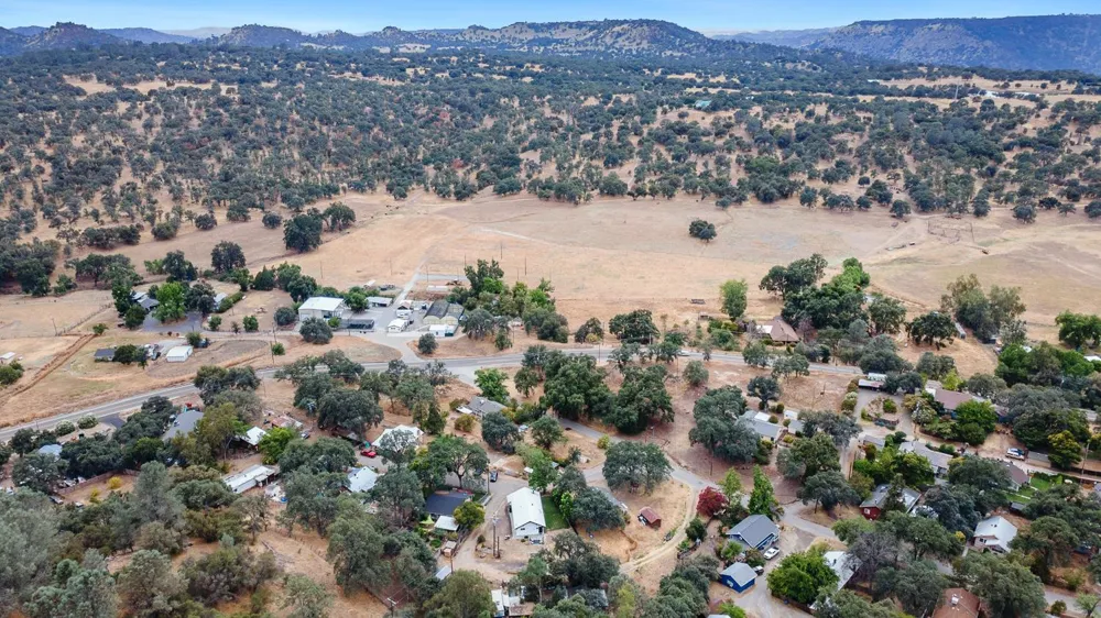 34633 Robles Road Auberry, CA 93602