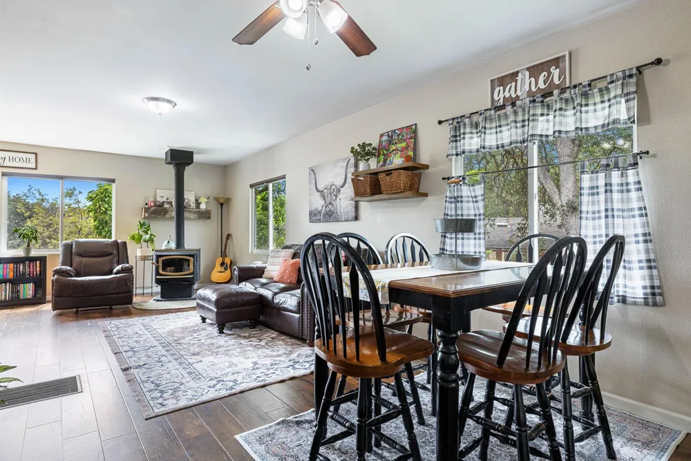 34633 Robles Road Auberry, CA 93602