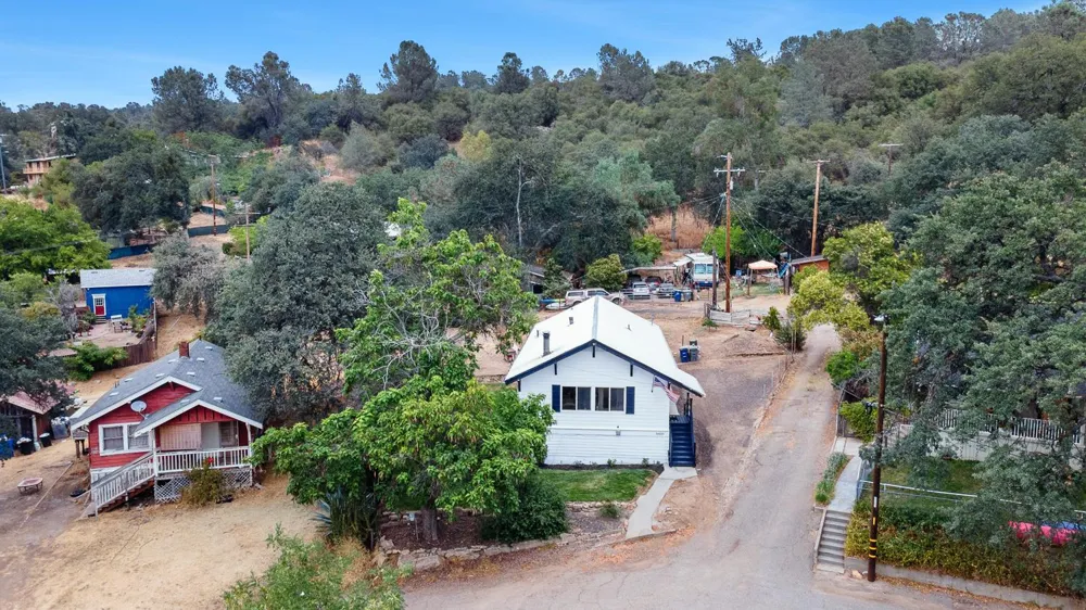 34633 Robles Road Auberry, CA 93602