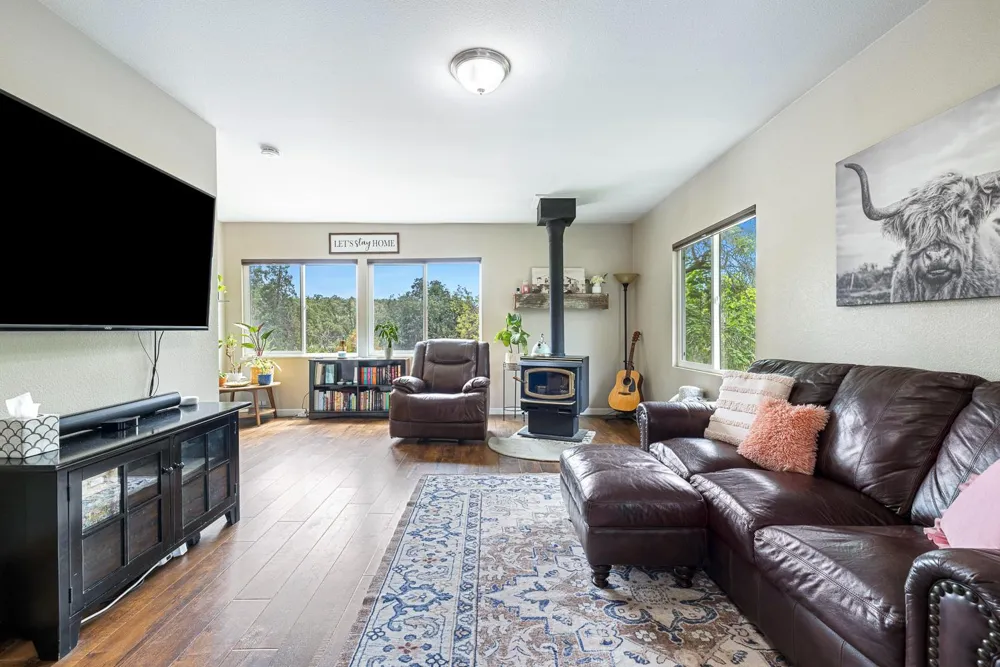 34633 Robles Road Auberry, CA 93602
