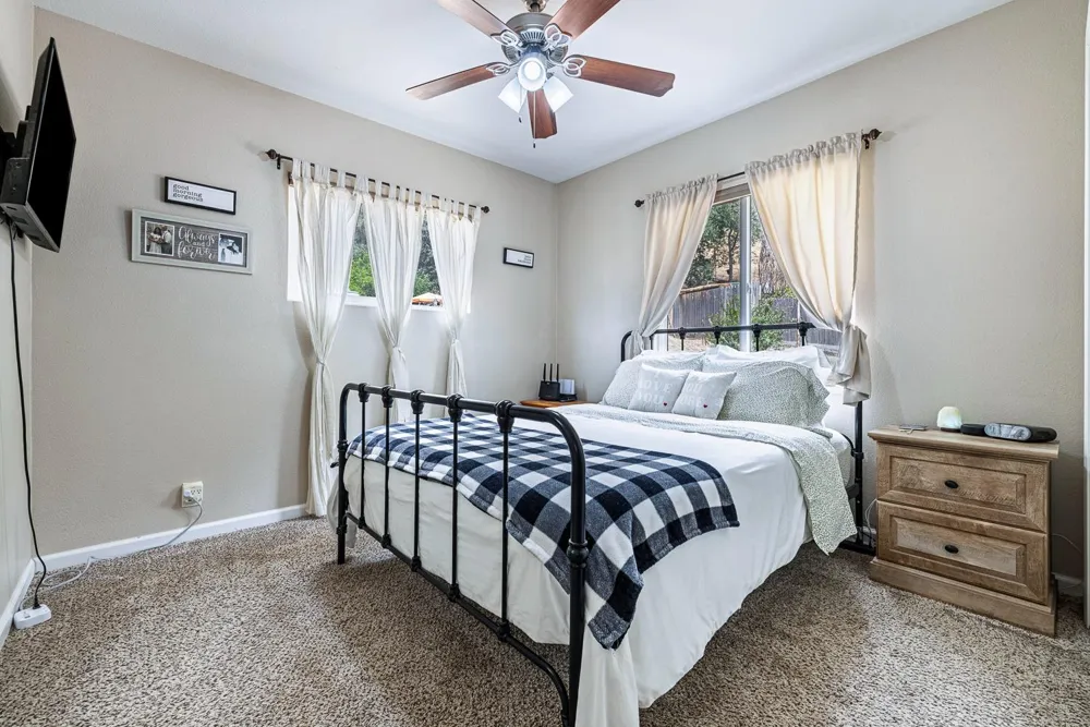 34633 Robles Road Auberry, CA 93602