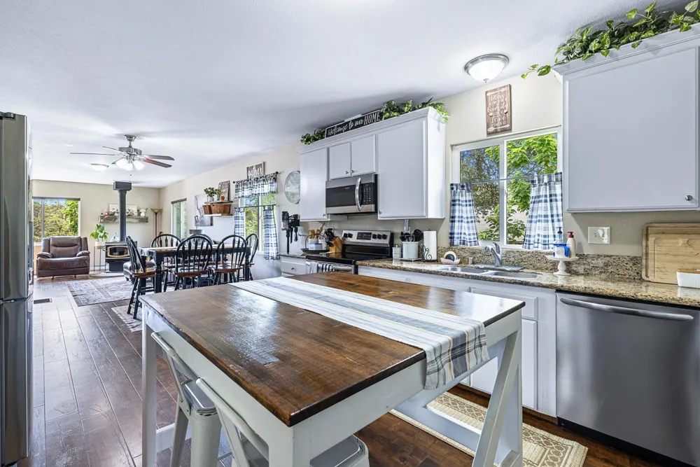 34633 Robles Road Auberry, CA 93602