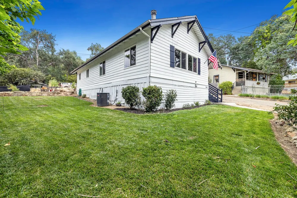 34633 Robles Road Auberry, CA 93602