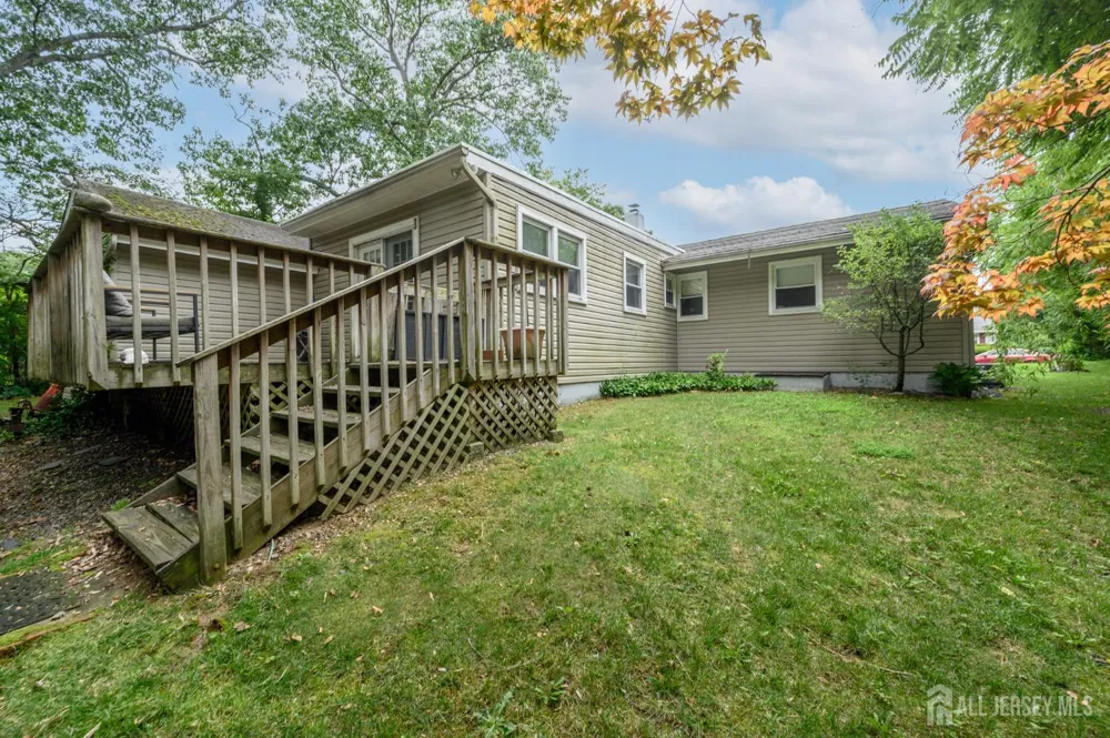 405 Magnolia Road Mount Laurel, NJ 08054