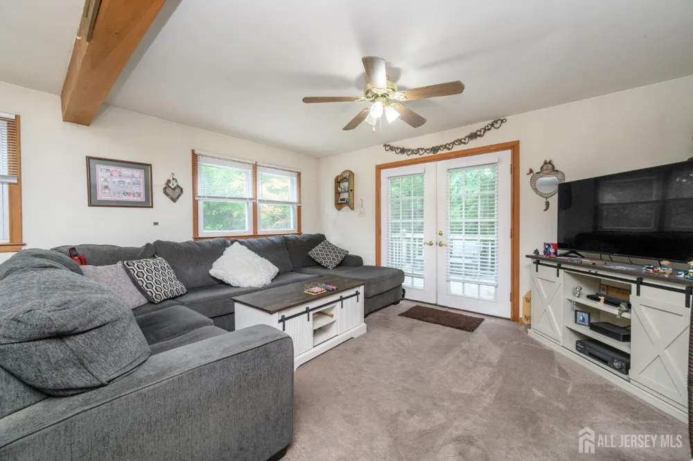 405 Magnolia Road Mount Laurel, NJ 08054