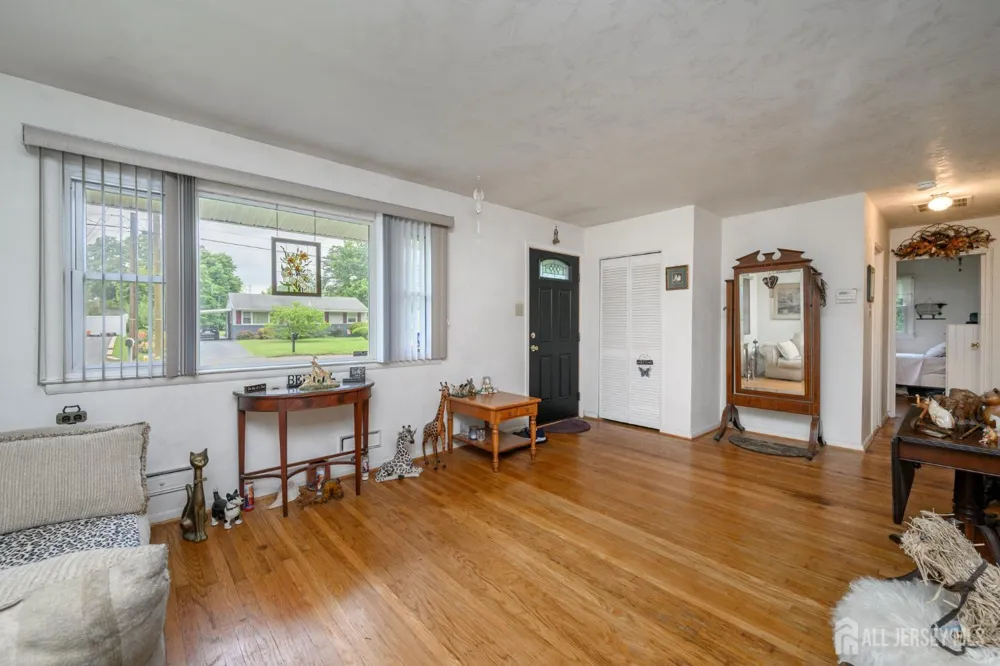 405 Magnolia Road Mount Laurel, NJ 08054