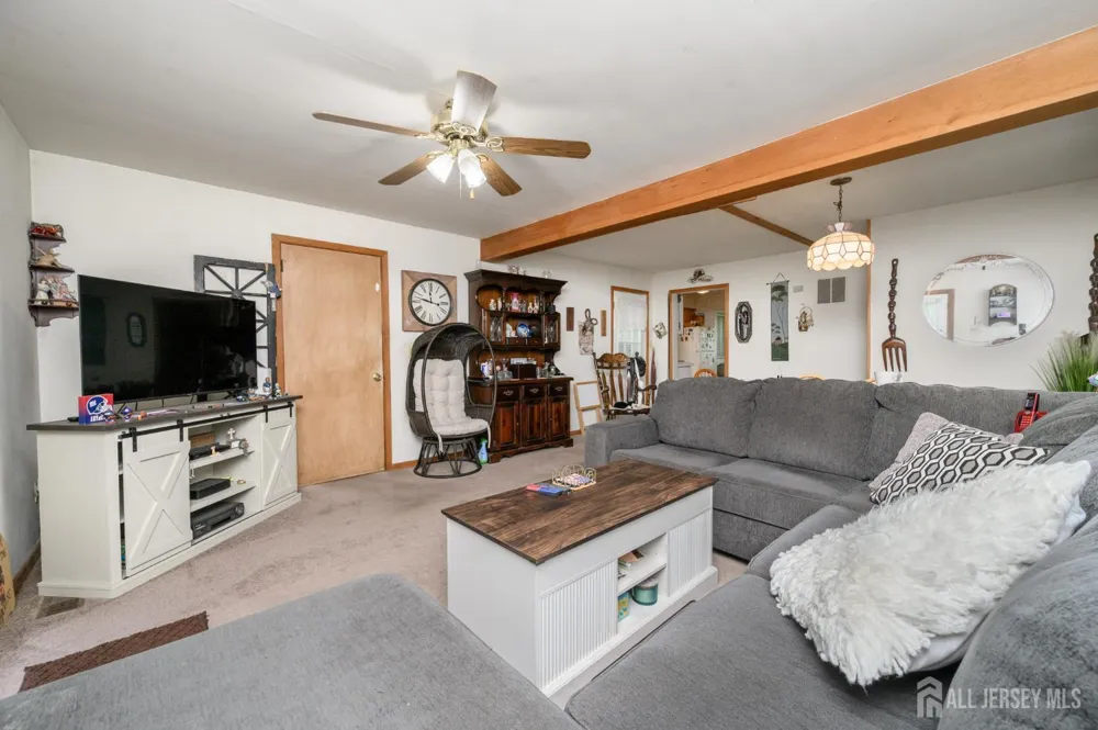405 Magnolia Road Mount Laurel, NJ 08054
