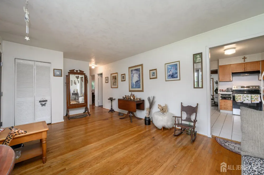 405 Magnolia Road Mount Laurel, NJ 08054