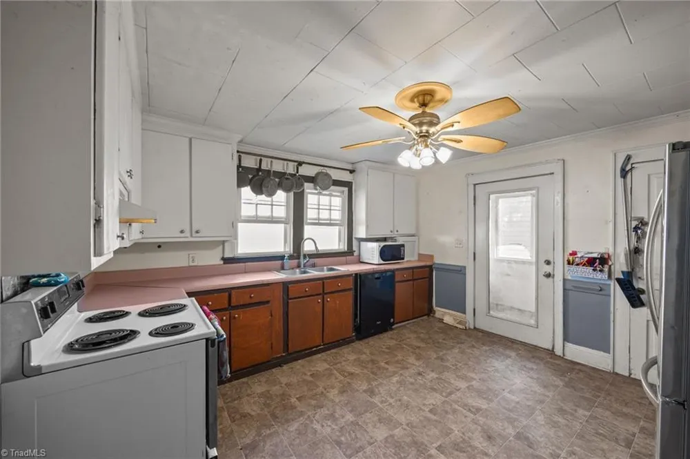 801 Whitsett Avenue Gibsonville, NC 27249