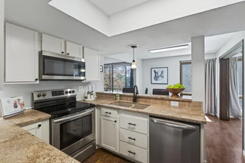6085 Lincoln Drive #225