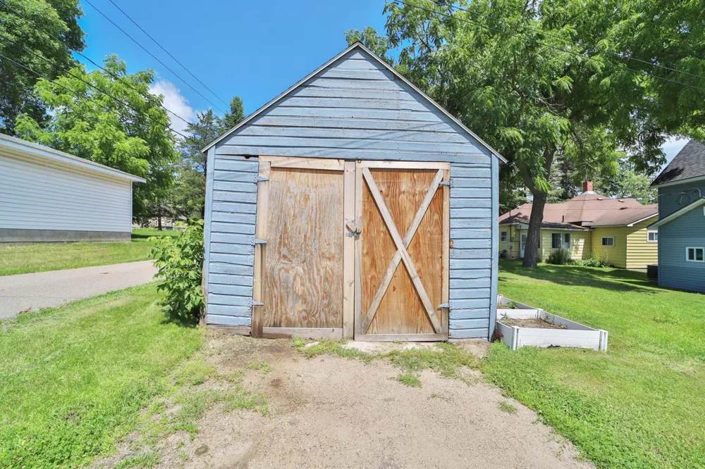 403 8th Street NE Staples, MN 56479