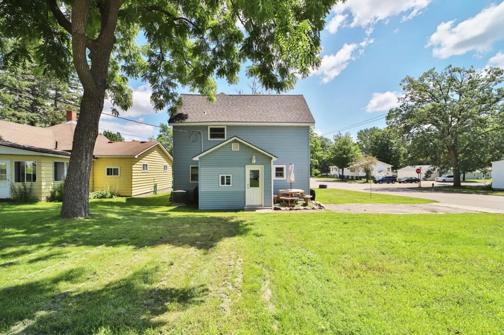 403 8th Street NE Staples, MN 56479