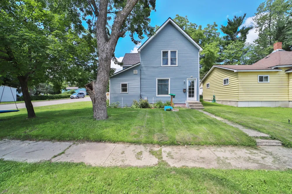 403 8th Street NE Staples, MN 56479