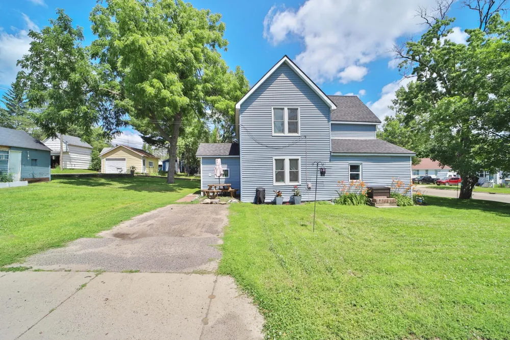 403 8th Street NE Staples, MN 56479