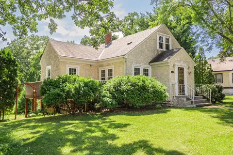 1017 Main Street NW