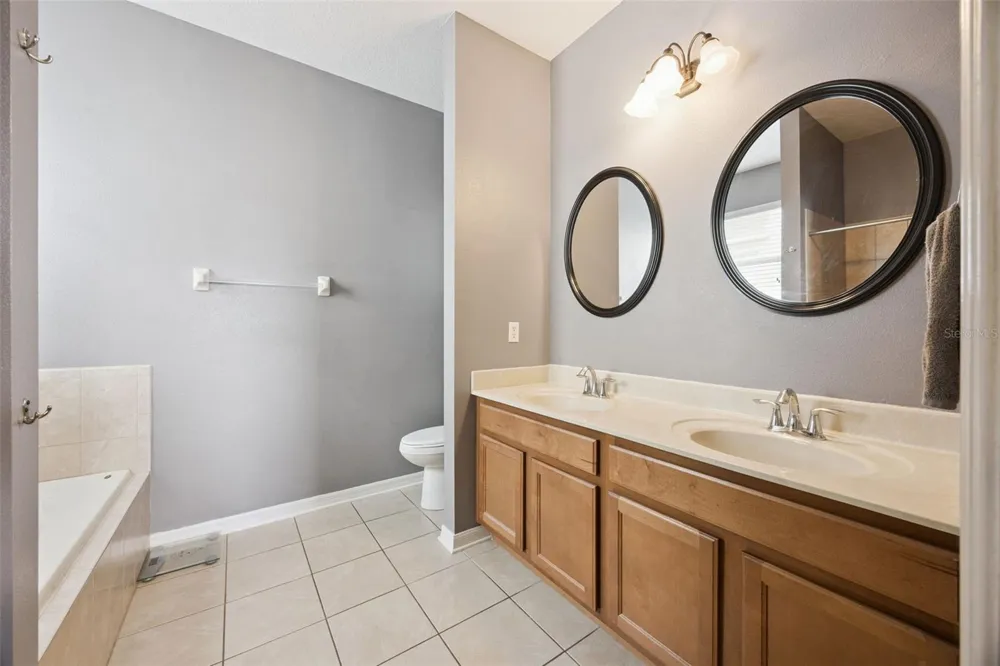 381 MISTY OAKS LANE Eustis, FL 32736