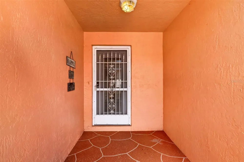 1004 LAREDO LANE Lady Lake, FL 32159