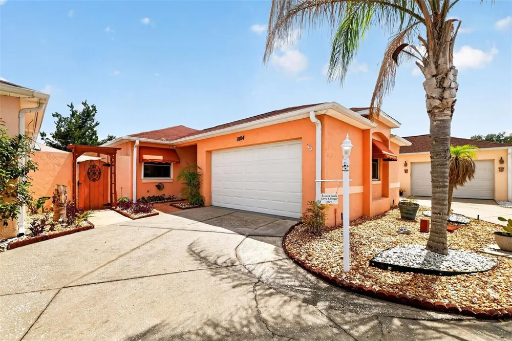 1004 LAREDO LANE Lady Lake, FL 32159